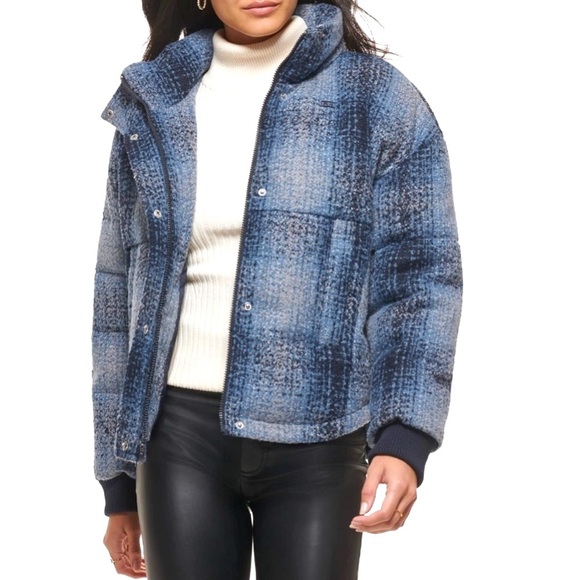 NEW LEVI’S - Plaid Puffer Jacket with Drawstring for Waist Cinch - Picture 1 of 8